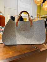 The elegant tote bag from "Jeanne"