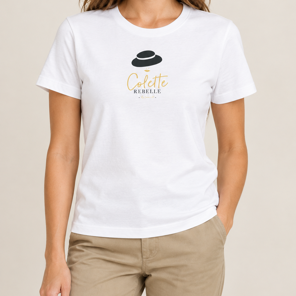T-shirt Colette Rebelle porté avec un pantalon kaki