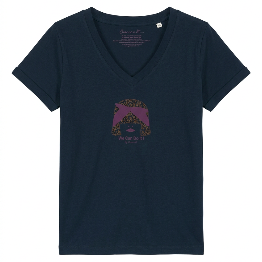 T-shirt foncé à plat sur fond blanc studio, avec visuel violet pourpre
